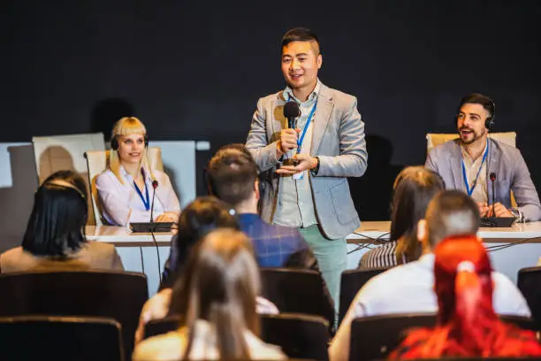 Top Strategies for Engaging and Impressive Public Speaking